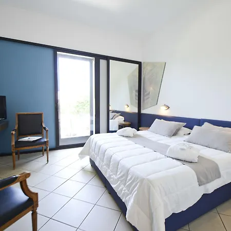 Grand Masseria Santa Lucia מלון 4*