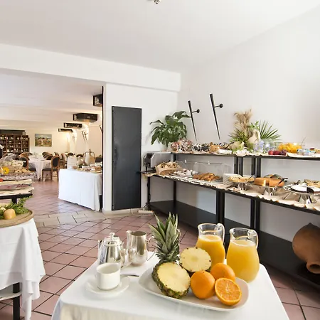 Grand Masseria Santa Lucia מלון 4*