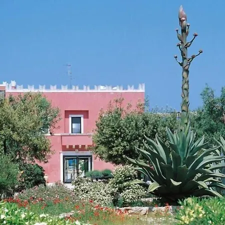 Grand Masseria Santa Lucia מלון 4*
