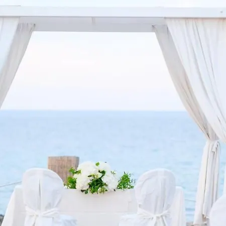 Grand Masseria Santa Lucia מלון