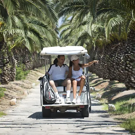 Grand Masseria Santa Lucia מלון אוסטוני